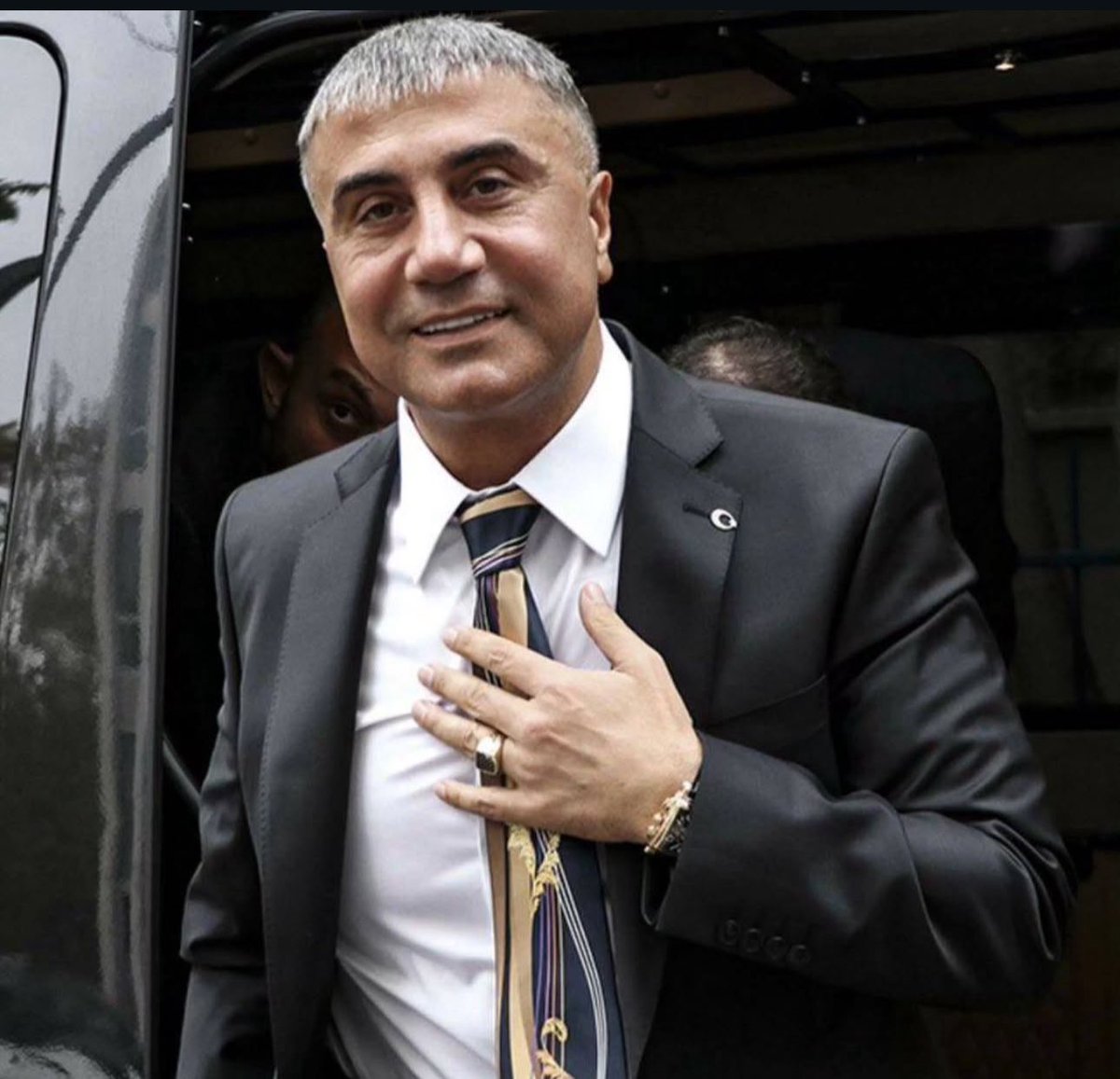 Biz doğru olalım haklı olalımda.
Kaç yanlışın gücü yetiyorsa gelsin götürsün bakalım..!

Elbet Bir Gün..!🇹🇷 
<a href="/sedat_peker/">Sedat Peker</a>