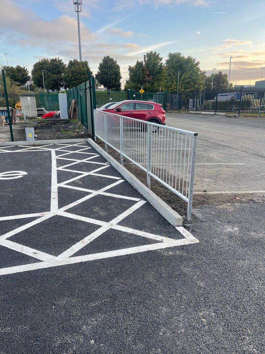 jncfencing's tweet image. Luas Red Cow Car Park ✅
🔹 2400mm JNC Palisade – RAL 6005 | LPS1175 A1 (SR1)
🔹 Pedestrian Guard Rail to NRA Spec
🔹 All manufactured &amp;amp; installed in-house by JNC
#SecurityFencing #Infrastructure #JNCFencing