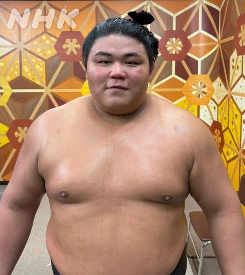 伯桜鵬 が 横綱 #大の里 を破って 2場所連続の金星！ 土俵際 執念の