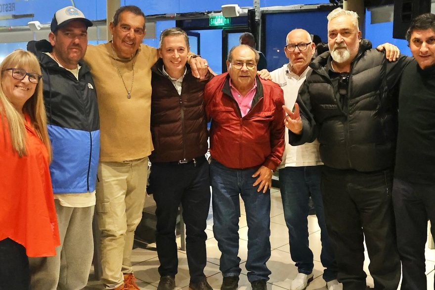 EL PAÍS | Fernando Gray recorrió Mar del Plata presentando la propuesto de Unión Federal  doslineas.com.ar/nota/20331/fer…