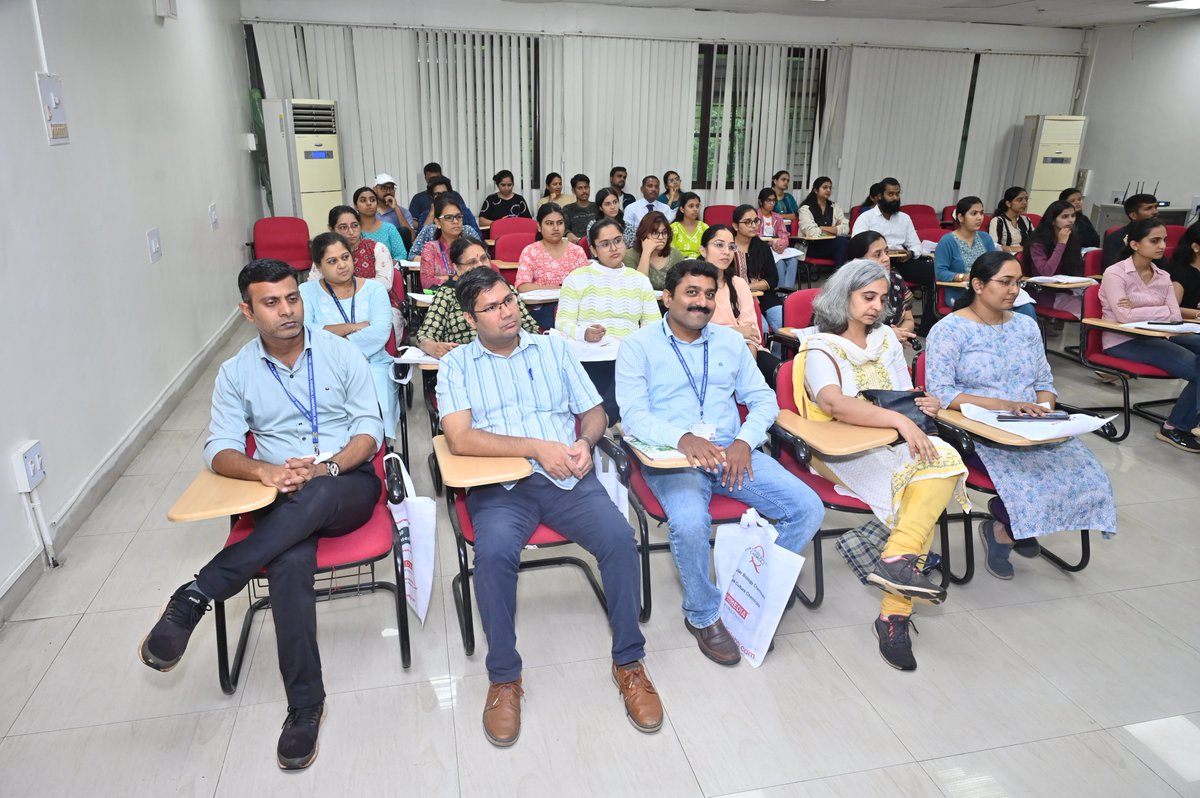 csir_ncl's tweet image. CSIR-NCL celebrated the International Microorganisms Day 2025 on 16 September 2025.
The event featured talks by eminent personalities on sustainability &amp;amp; new technologies in microbiology.
@CSIR_IND @AshishLele3467 
#CSIRNCL #IMD2025