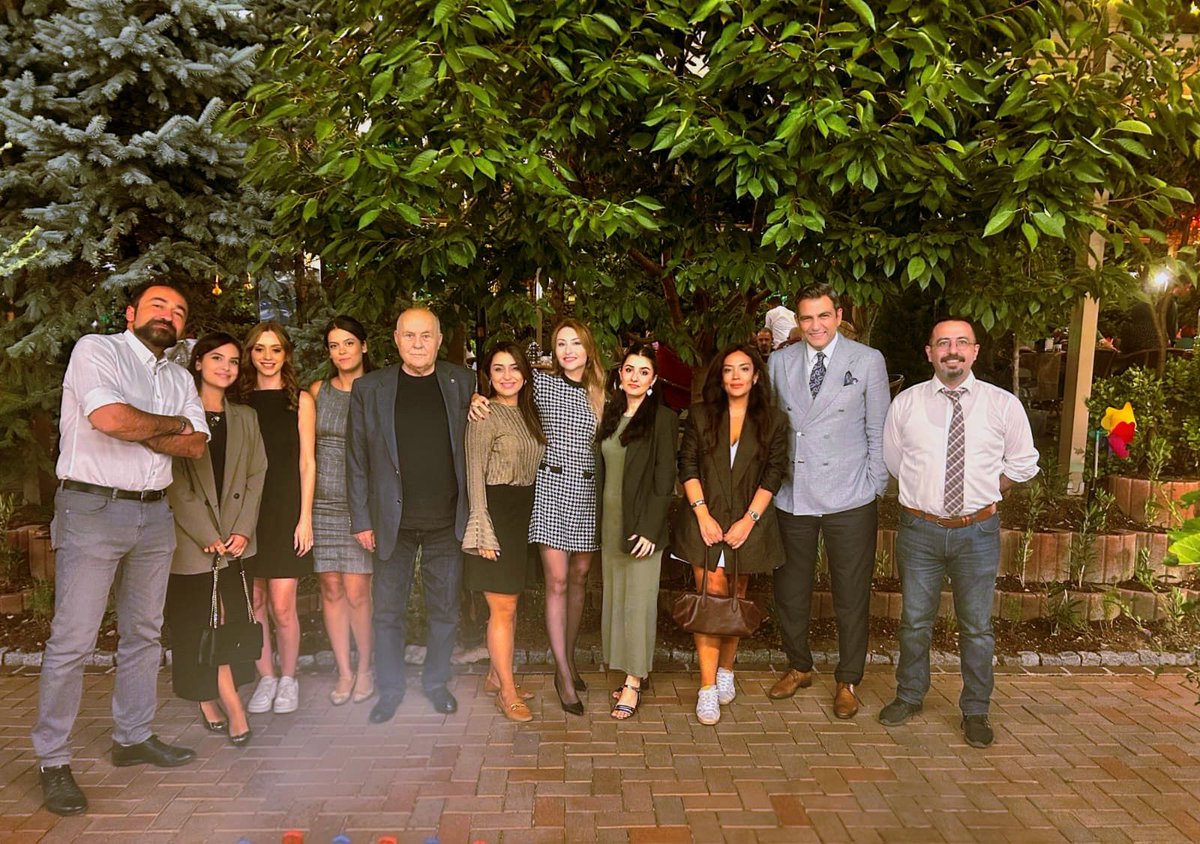 📸 AHG ANKARA MYK TOPLANTISINI GERÇEKLEŞTİRDİ! 

AHG Ankara, çalışmaya ve üretmeye devam ediyor. Mesleki dayanışmayı güçlendirmek ve yeni adli yılda yapacaklarımıza dair fikirlerimizi paylaştığımız toplantıya katılan üyelerimize sonsuz teşekkürlerimizi sunuyoruz! 

Meslek