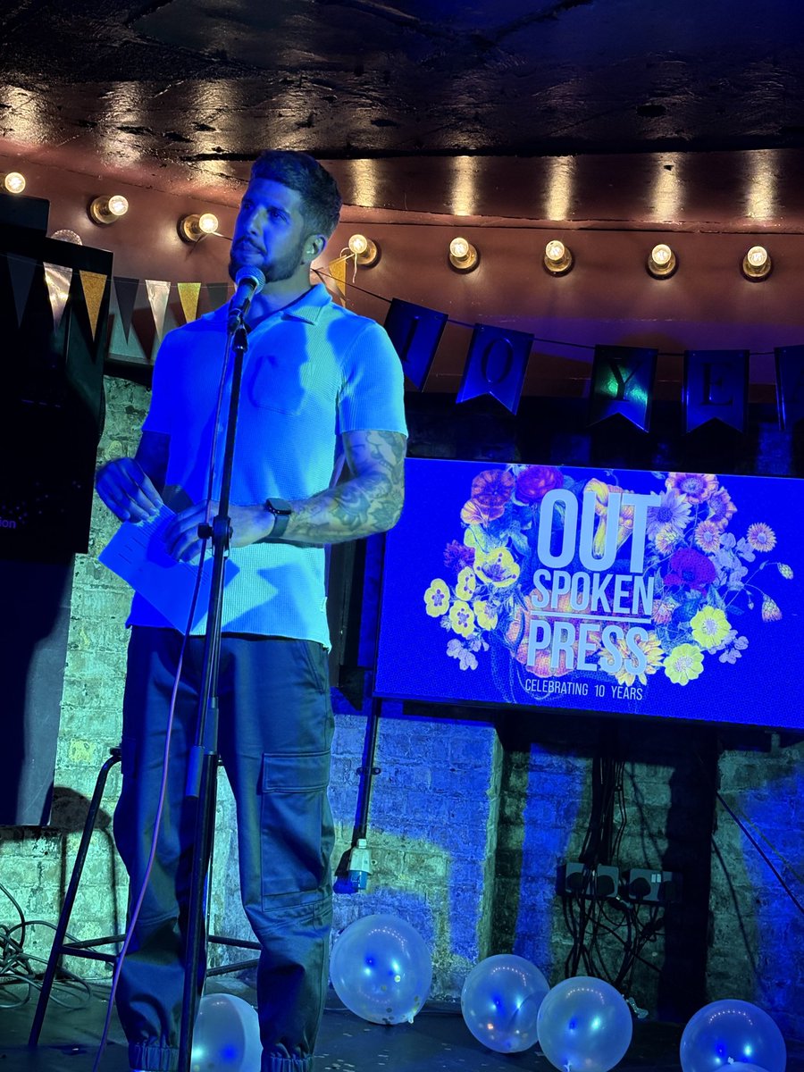 MaryMulhol's tweet image. Just some of last nights stunning ⁦@Outspoken_Press⁩ 10th anniversary celebrations - #anaxagorou @anthony1983 @chickenbex, @queermanxpoet, @jtaylortrash and if you haven’t yet got a copy of Haia Mohammed’s The Age of Olive Trees from Outspoken, buy one!