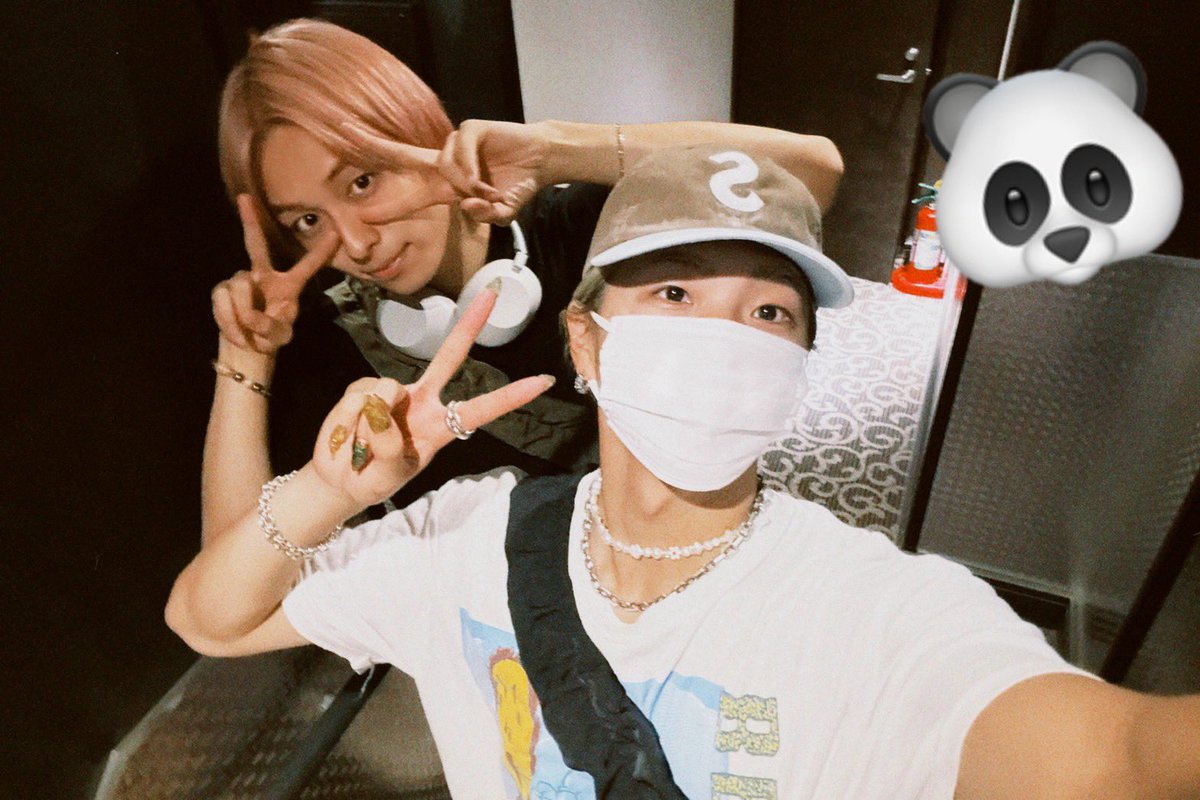 _KID_PHENOMENON's tweet image. こんばんは!
今日の19:30〜
『E∞Tracks Selection 〜キドフェノ喋ろうよ!』
です!!!!
僕と蒼真と峻乃介の3人です!!!
3人らしい
ハッピーバイブス全開の回になってます!!
ぜひチェックしてください!
radiko.jp/share/?sid=FMO…
by 健介🐶
#キドフェノ #夫松健介
#KIDPHENOMENON