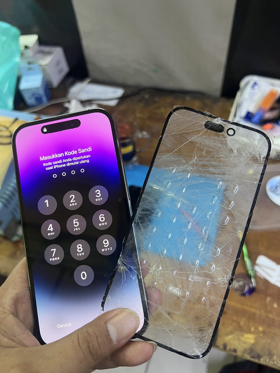 Alhamdulillah done replace glass Iphone 11pm &amp; 14 pro