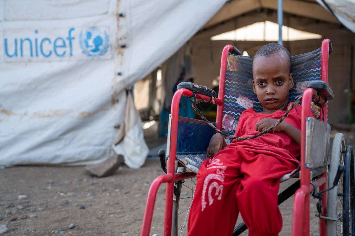UNICEFSudan's tweet image. Meet 6-year-old Mazin.

Born with a mobility impairment, he now eagerly joins other children at the @UNICEF-supported Child Friendly Space in Shagarab Camp, #Kassala.

Funded by @DutchMFA through #PROSPECTS, these safe spaces help refugee children learn, play, heal &amp;amp; thrive.