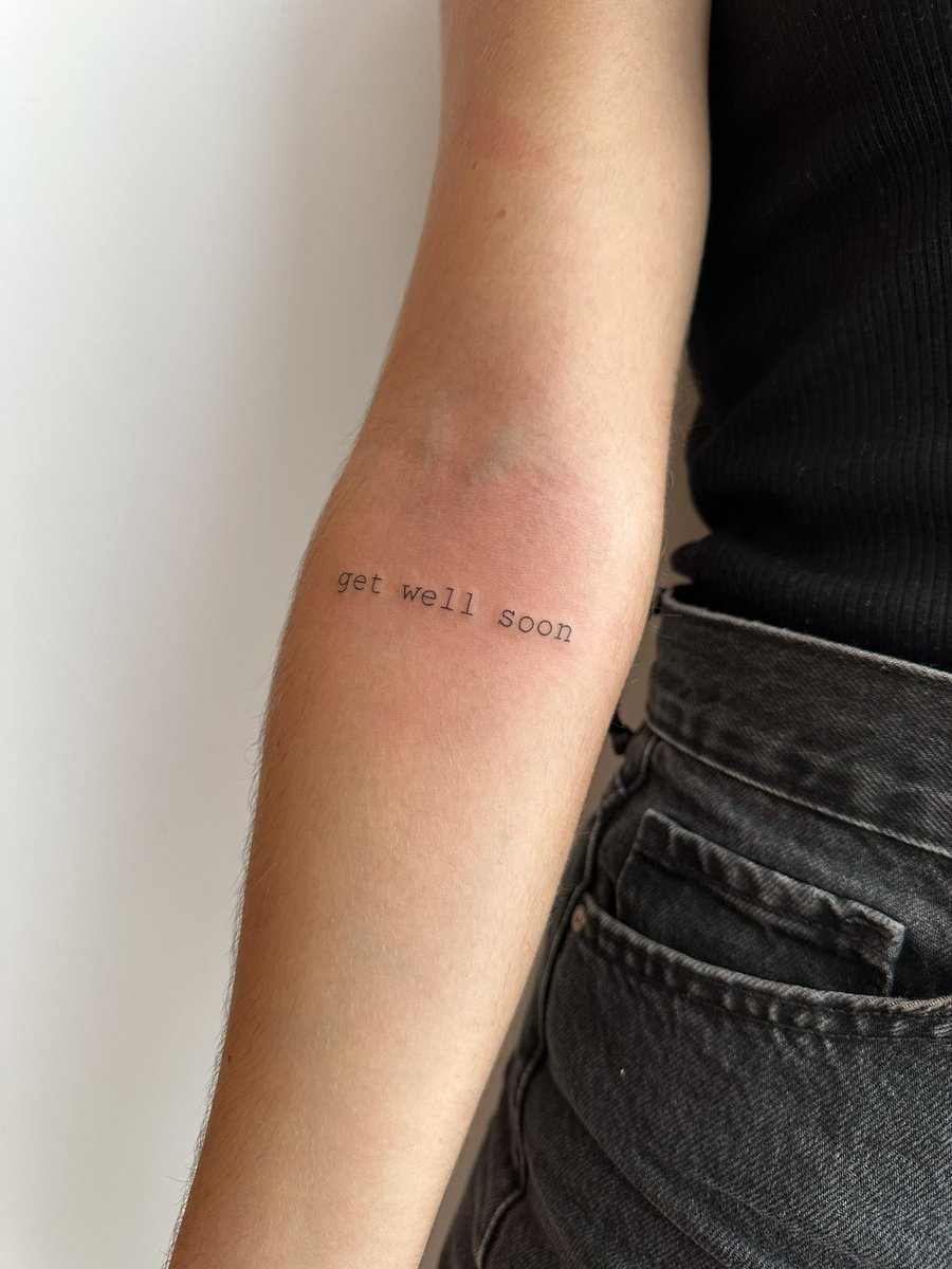 pauline is seeing ari tweet media