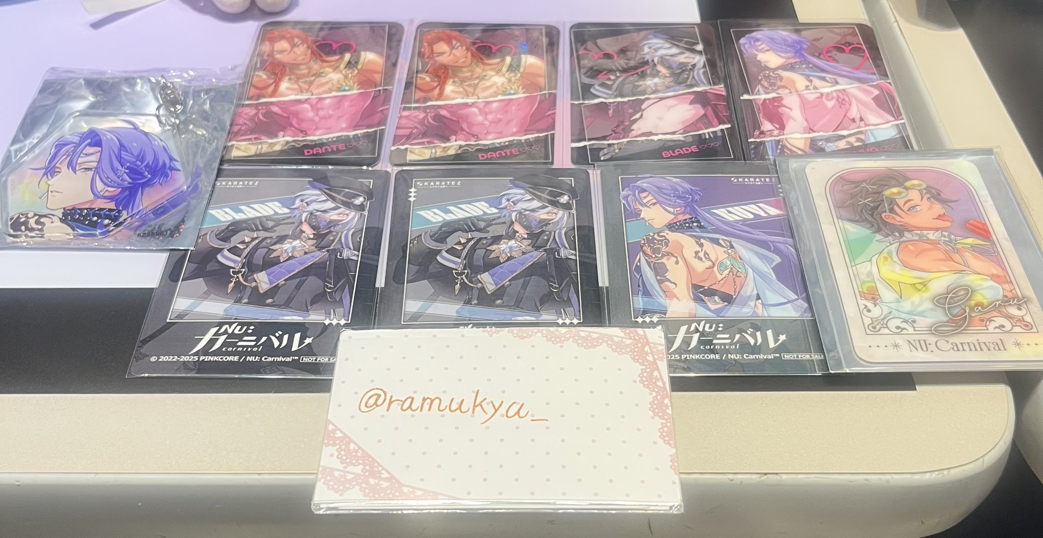 ぬカニ カラ鉄 ルームキー風カード エイト ニューカニ レイ カラ鉄 カケラ風アクキー - メルカリ