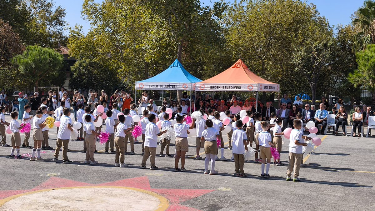 Kaymakamımız Hasan Göç, ilçemiz Halitpaşa İlkokulunda düzenlenen İlköğretim Haftası kutlama programına katıldı.