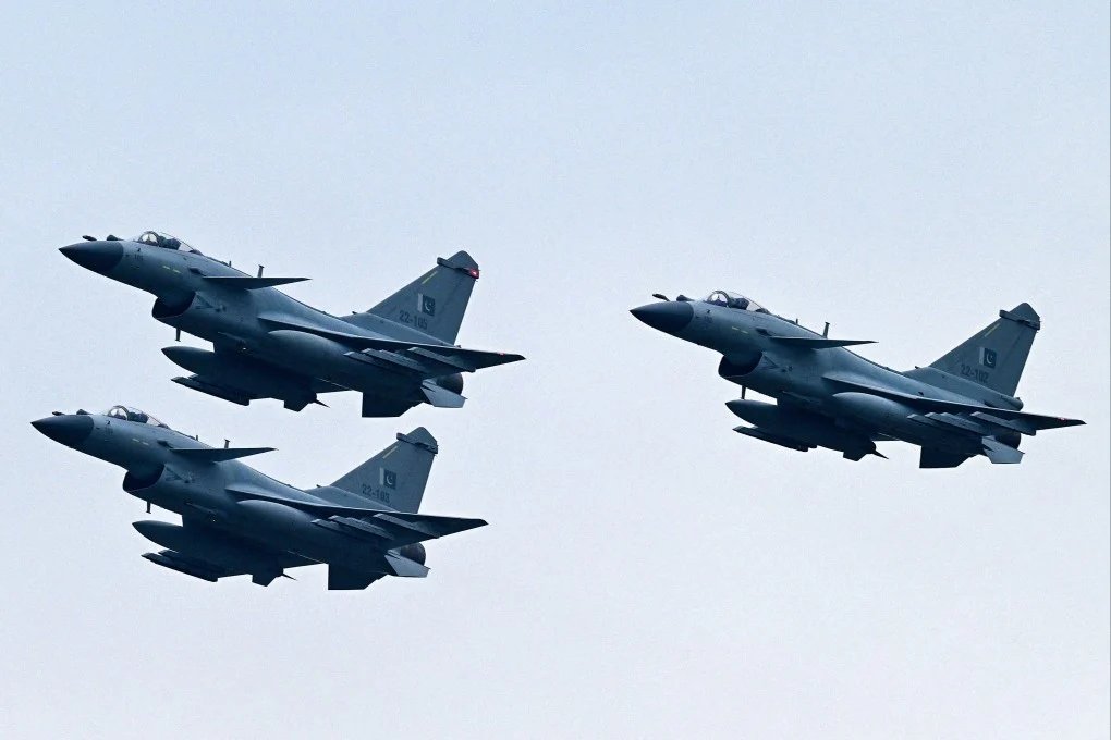 THEEURASIATIMES's tweet image. Why 🇨🇳China Is Not Excited About Selling J-10CE 🛩️Fighter Jets To 🇮🇷Iran?

Chinese Expert Warns Iran Not To Rush In Buying Jets! Why Beijing Is Not Rejoicing On The Prospect Of A Second International Customer for Its Fighter Jet? Let's Unpack!🚨🧵#J10C #AIRPOWER