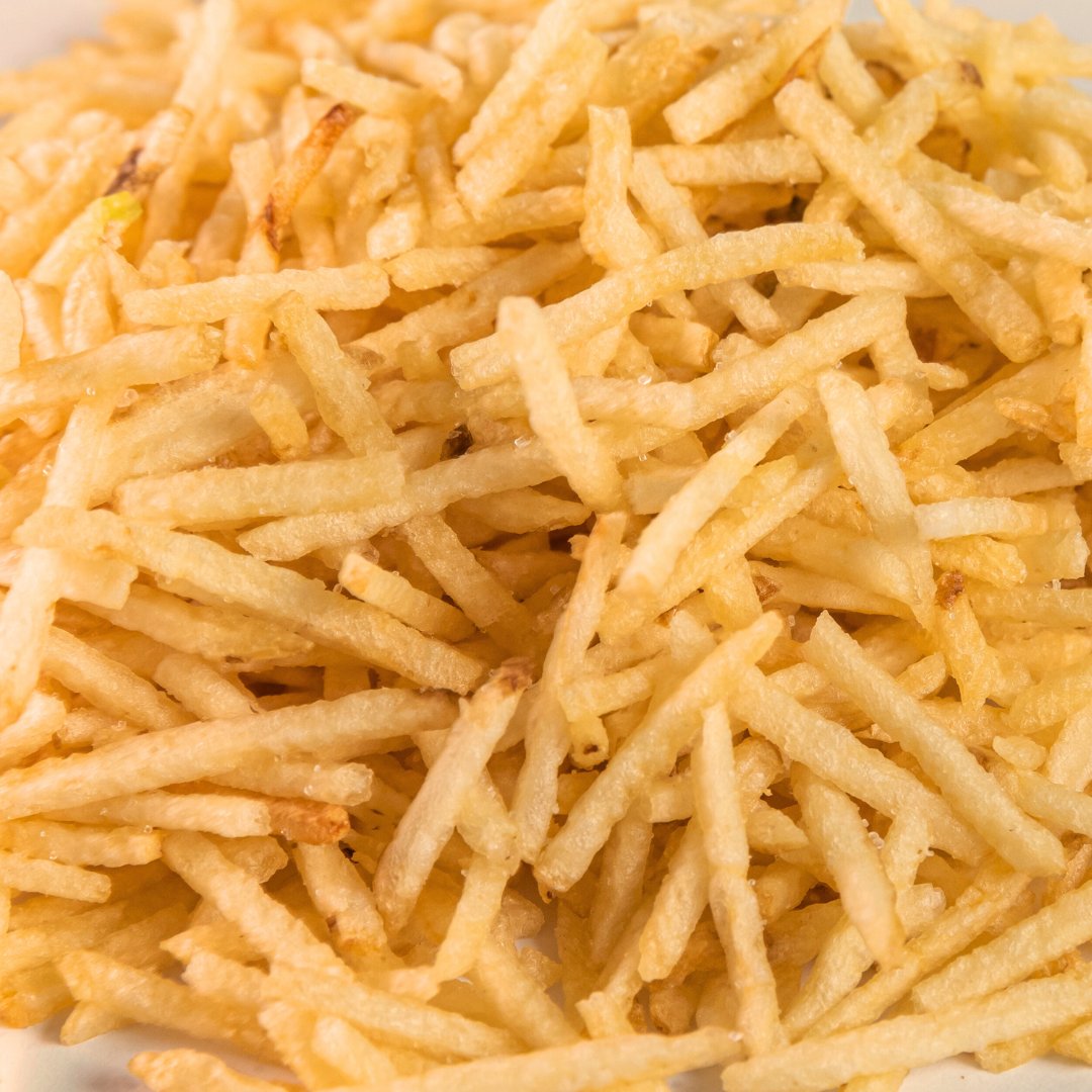 AlmacenesMoyano's tweet photo. 🥔✨ ¡Nos encantan las patatas en todas sus formas! ✨🥔

Y las patatas paja no son la excepción: crujientes, doradas y perfectas para cualquier momento. 😋🔥

#AlmacenesMoyano #PatatasCrujientes #SnackIrresistible https://t.co/DJfotfgemH