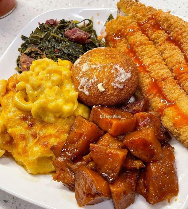 FoodPleaser's tweet photo. What’s the best drink for this meal? https://t.co/UHssjoBzFE