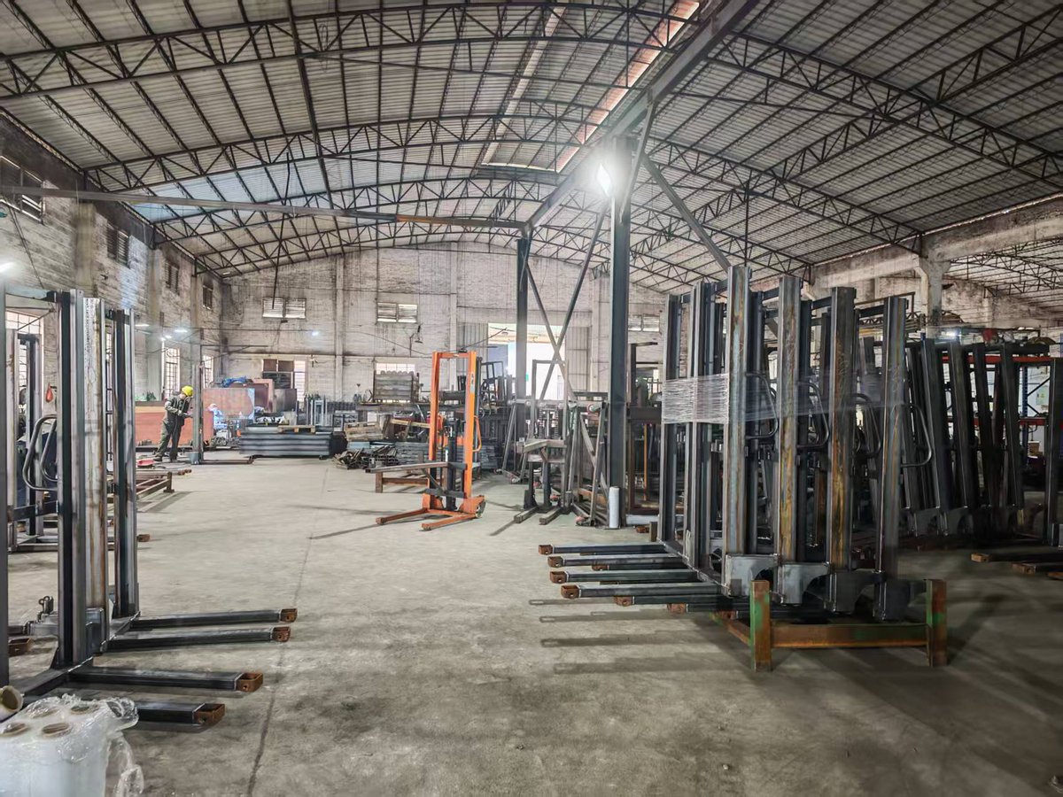 matta_yang's tweet image. Stacker welding in our workshop. Professional pallet stacker manufacturer in China. Customized services are available.
Welcome to your inquiry: +86 137 12912086(WhatsApp)
#stacker #manualstacker #palletstacker #handstacker #manualhydraulicstacker