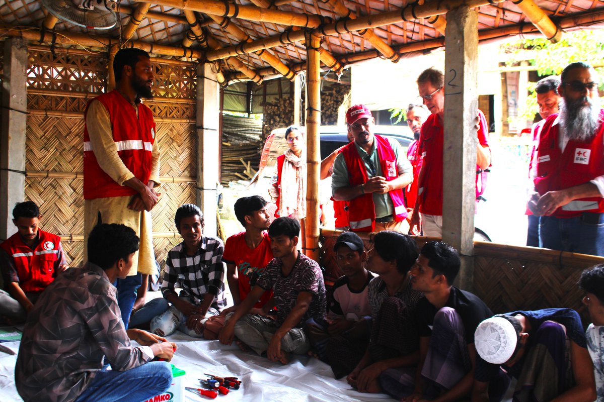 BDRCS1's tweet photo. Mr. Anders Rye Pedersen, Intl. Director @RodaKorset, visited @BDRCS1 humanitarian response in #CoxsBazar Camps to explore scope of funding.
He observed Health, WASH, DCRM, Shelter & Livelihoods activities & joined blanket distribution.
#FundingGap #HumanitarianSolidarity
@ifrc https://t.co/XTTTBUjTHu