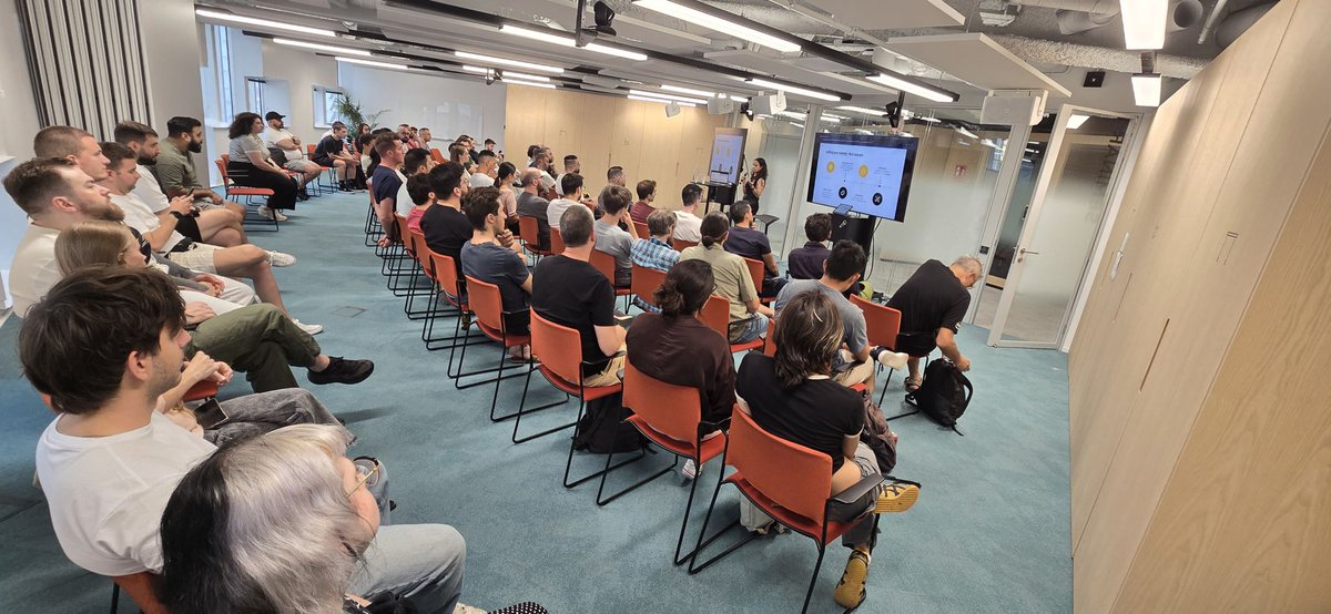 ReactJsBCN's tweet image. Last night was amazing! 🔥🔥🔥
Thanks to everyone who made it to our biggest meetup yet!
A huge thanks to our speakers Yasminn Vaz and Jordi López Galera for some top-notch presentations around testing and ESLint.
Hope to see everybody again soon.