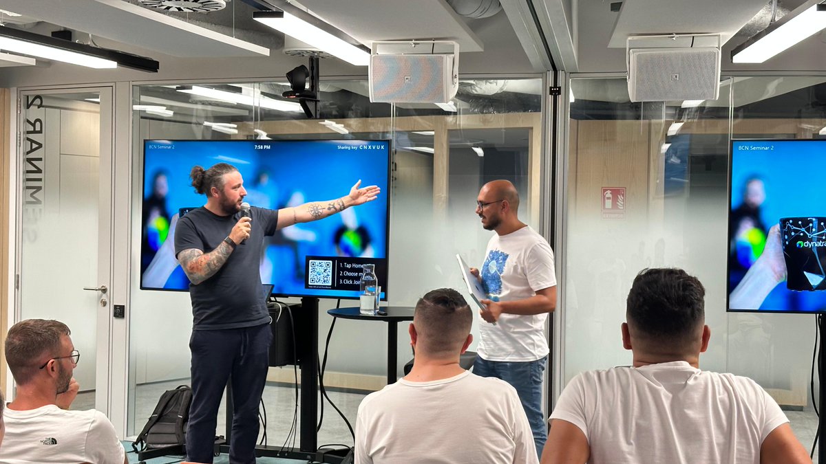 ReactJsBCN's tweet image. Last night was amazing! 🔥🔥🔥
Thanks to everyone who made it to our biggest meetup yet!
A huge thanks to our speakers Yasminn Vaz and Jordi López Galera for some top-notch presentations around testing and ESLint.
Hope to see everybody again soon.