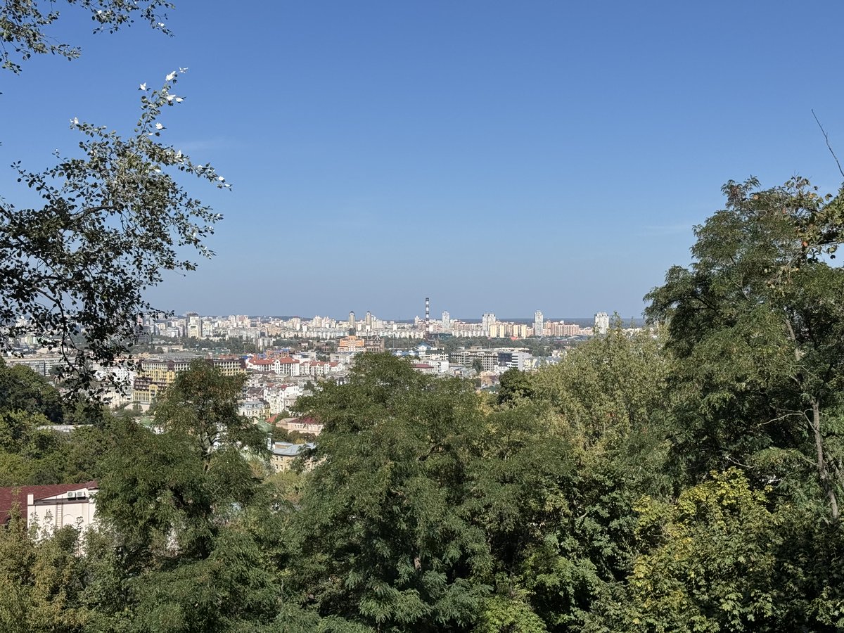 Korok_CFOP's tweet image. Gmonad from Kyiv