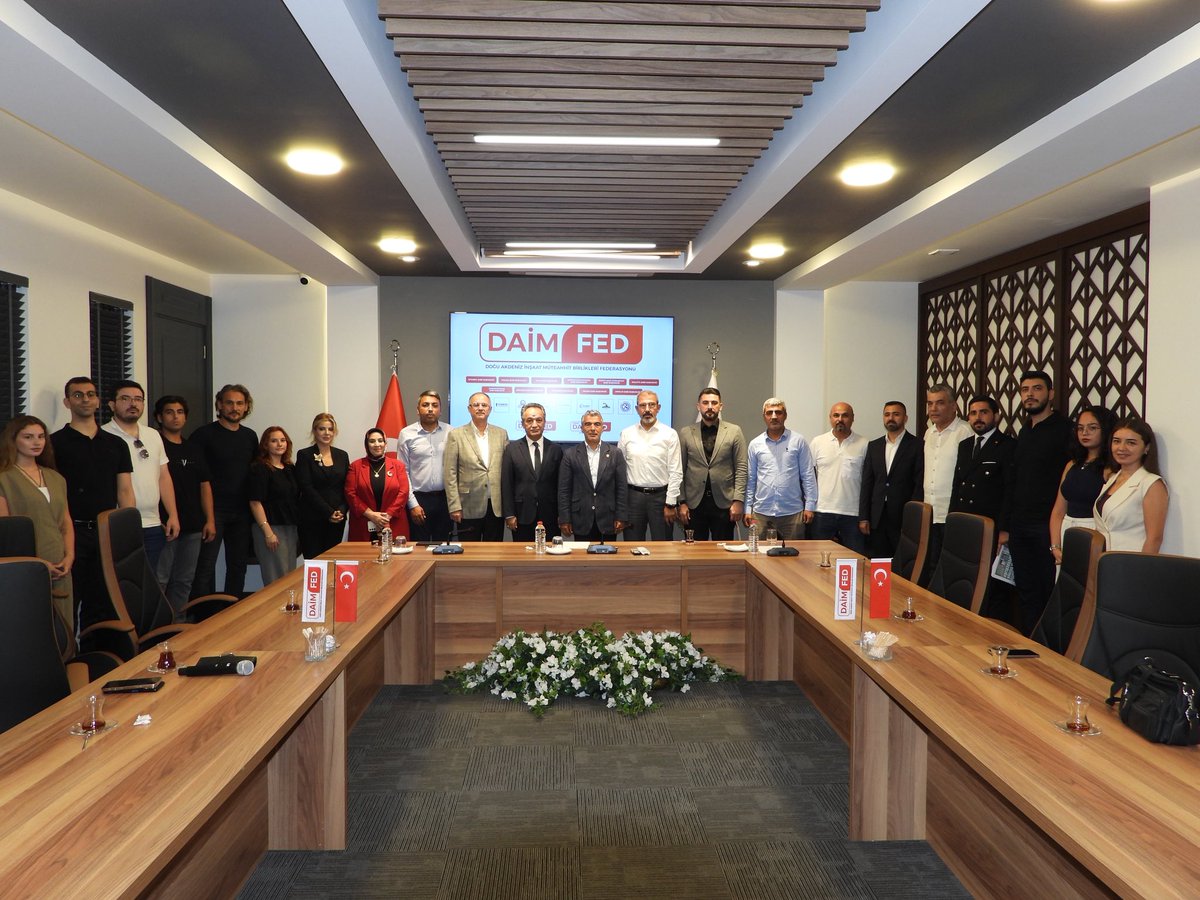 daimfed's tweet photo. Milletvekili Cantürk Alagöz’den DAİMFED’e Ziyaret

Şehir Buluşmaları Programı kapsamında Adana’ya gelen AK Parti Iğdır Milletvekili Sayın Cantürk Alagöz, DAİMFED’i ziyaret etti.

📌 Gerçekleştirilen ziyarette iş dünyasıyla kapsamlı istişarelerde bulunuldu. Federasyonumuzun sektöre yönelik çalışmaları, hayata geçirilen projeler ve geleceğe dair hedeflerimiz Sayın Alagöz’e aktarıldı. İnşaat sektörünün sorunları ve çözüm önerileri üzerine karşılıklı değerlendirmelerde bulunuldu.

✅Sayın Alagöz, DAİMFED’in yürüttüğü çalışmaları takdir ettiğini ifade ederek federasyonumuzun yanında olduğunu dile getirdi.

✅Bu tarz ziyaretlerin sektörümüz ve şehrimiz adına son derece önemli olduğuna inanıyoruz. DAİMFED olarak, iş dünyasının gelişimi ve ortak hedefler doğrultusunda böylesi istişareleri her zaman değerli buluyoruz.

Nazik ziyaretleri ve kıymetli destekleri için Sayın Milletvekilimize teşekkür ediyoruz.