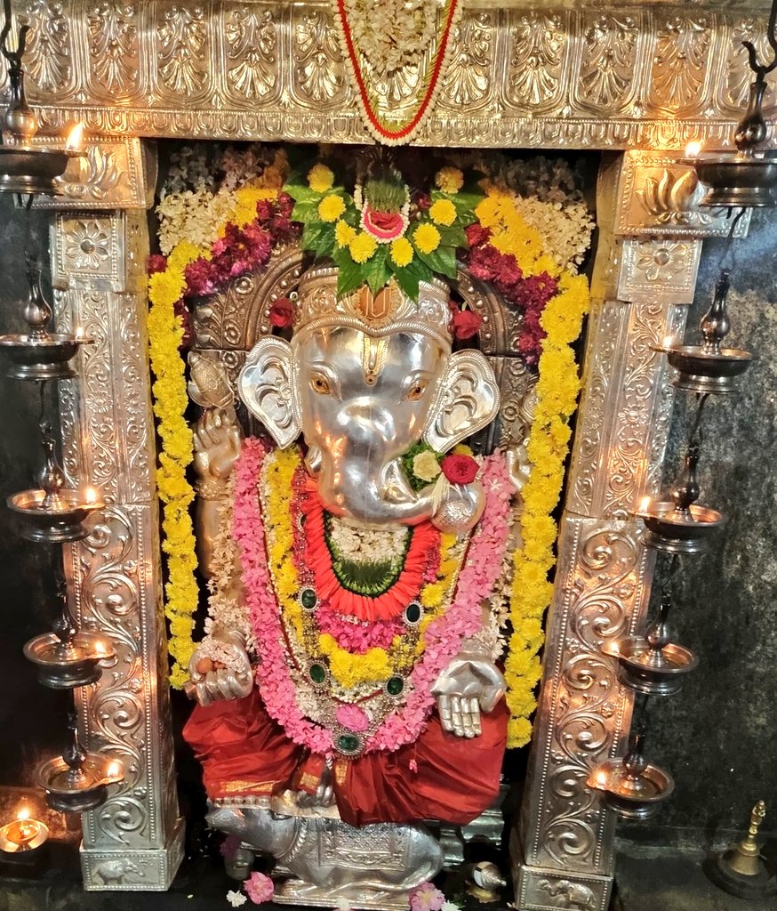 Anegudde Shri Vinayaka Kumbashi #Kundapura

Today's Alankara 🙏

ಇಂದಿನ ಅಲಂಕಾರದಲ್ಲಿ ಆನೆಗುಡ್ಡೆ ಶ್ರೀ ವಿನಾಯಕ ದೇವರು