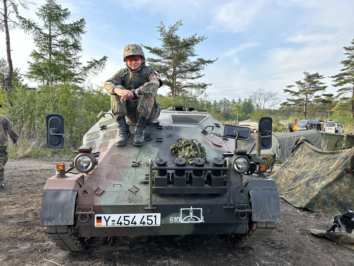 知り合ったドイツ軍人にこの写真見せると、皆んな「何故日本にヴィーゼルが居るんだ！幾ら！？」って言われてとても愉快