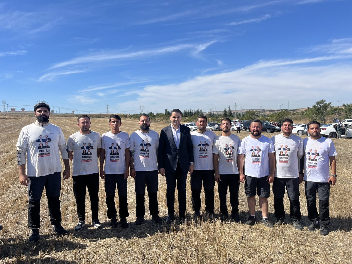 Genel Başkanımız Özgür Özel ile birlikte; Cumhurbaşkanı Adayımız Ekrem İmamoğlu ve tutsak belediye başkanlarımız için Adana’dan Silivri’ye özgürlük yürüyüşüne çıkan yol arkadaşlarımızı, sesleriyle, adımlarıyla, umutlarıyla büyüttükleri onurlu mücadelelerini Silivri’de karşıladık.