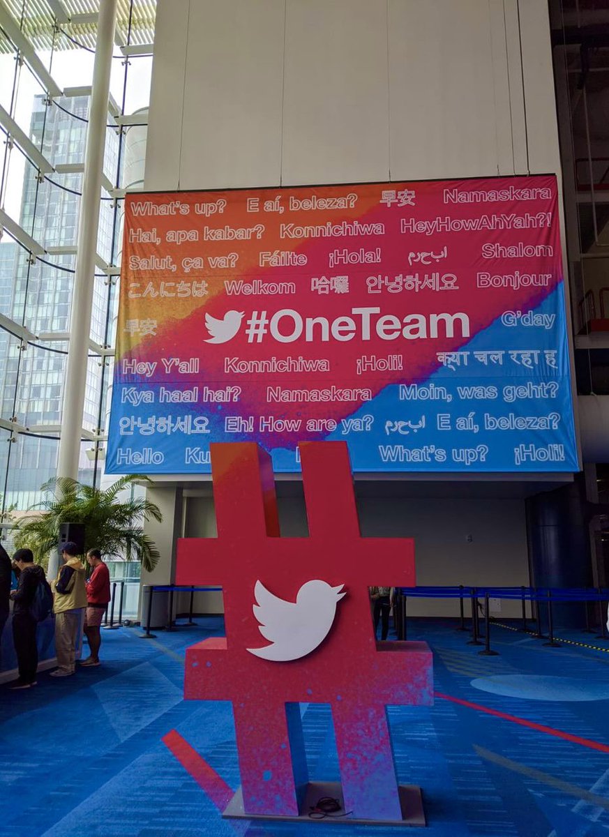 IsmaatM's tweet photo. Throwback to a visit to Twitter’s Asia-Pacific headquarters…
A keepsake moment ….
#MemoryInFrame
#TwitterHQ https://t.co/vHmpANqOXV