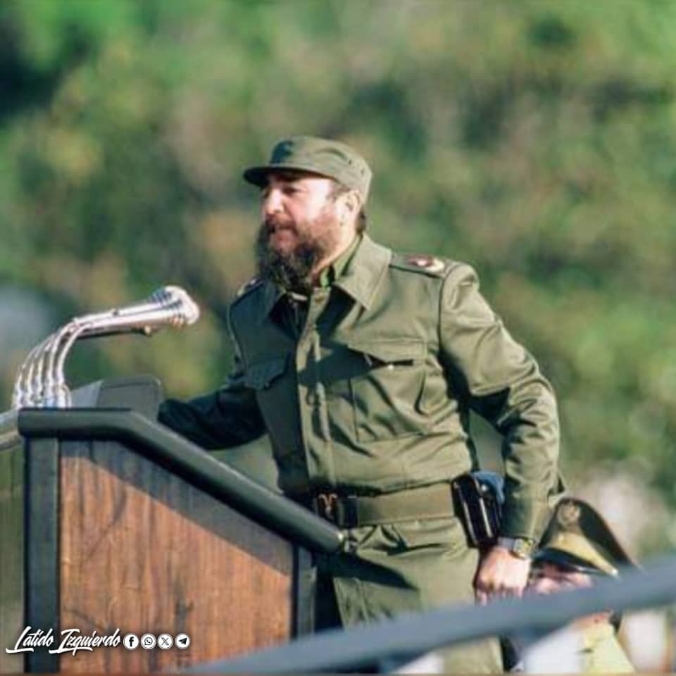 🫡 "Latiendo con Fidel" 🇨🇺

El corazón de un país tiene un nombre: Fidel.
Su legado y su recuerdo siguen vivos en el alma de Cuba. Más que un hombre, un símbolo. Más que un líder, un latido en la historia, en la identidad y en el espíritu de toda una nación.
#100AñosConFidel