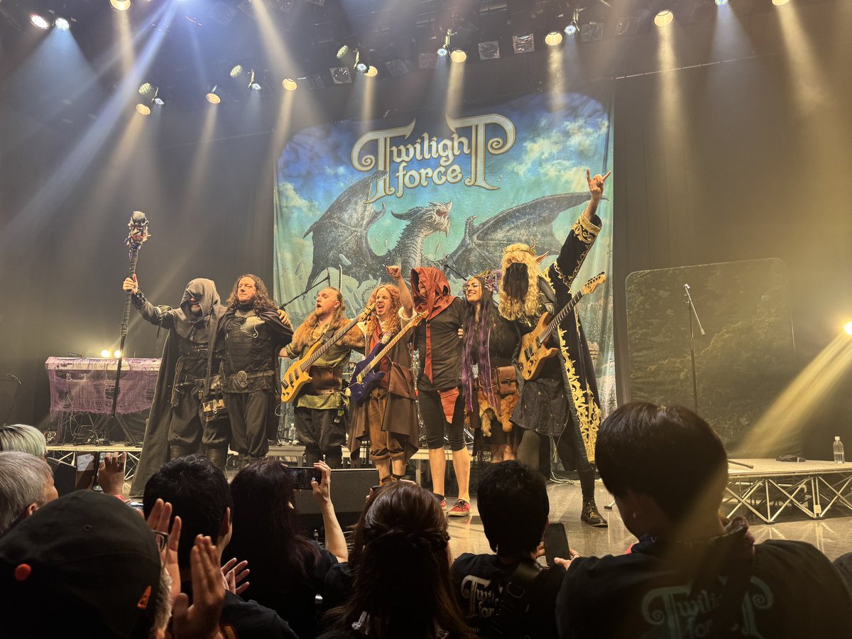 nozakingdom's tweet photo. もの凄い個性的なバンド
今後もこの路線からブレないように活動をして欲しい。
#Twilightforce https://t.co/aSFdqj4JgZ