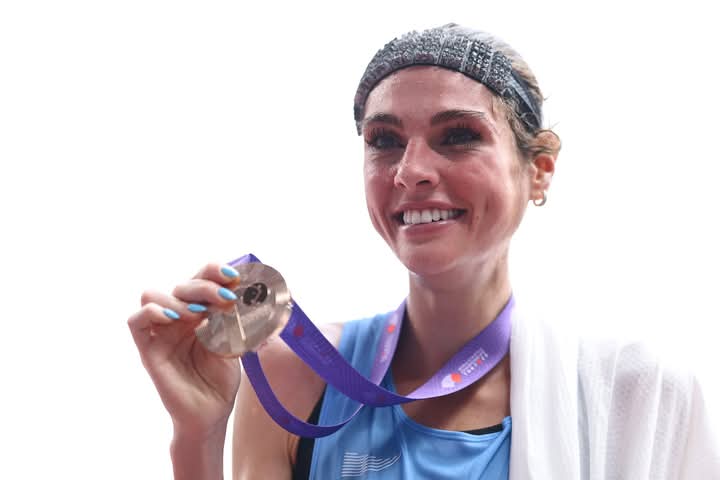 Julia Paternain se embolsará un premio de 22.000 dólares por su medalla de bronce en el Maratón del Mundial de Tokio: "Cuando entré en la pista, no veía a nadie. No sabía dónde estaba en la clasificación. Sabía que estaba entre las ocho mejores, pero tenía miedo de mirar atrás".