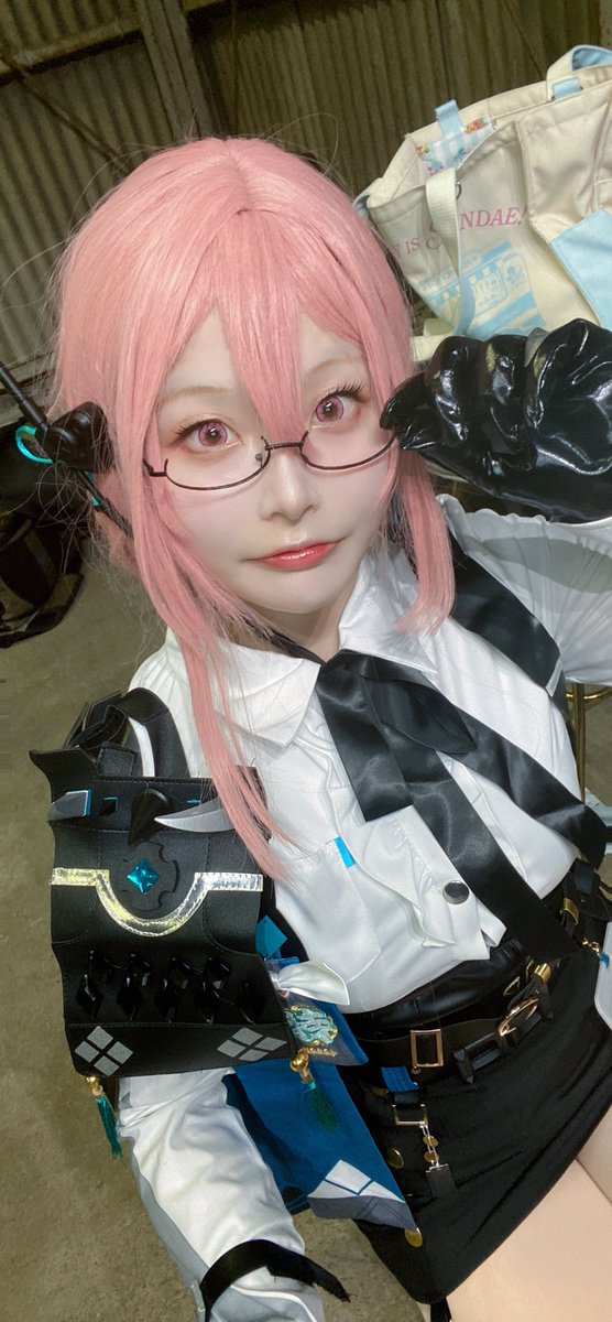 【⚠️cos】
めちゃくちゃ遅くなっちゃったけど大好きフレンズ達とデビュー戦してきた✌️💕
ずっとやりたかったからハッピーすぎたし揃ってるの最高すぎた👏👏かわちかったしかっこよかった✌️