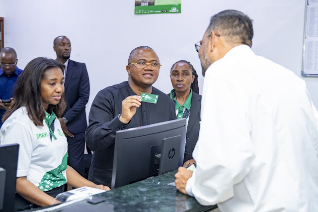 Arden_Kitomari's tweet image. CRDB yazidi kuimarisha huduma baada ya maboresho ya mfumo mkuu wa utoaji huduma.
Abdulmajid Nsekela awashukuru wateja kwa uvumilivu, akiahidi huduma bora zaidi huku CRDB ikijitanua hadi Dubai.
🔗 Soma zaidi: [ardenkitomaritz.blogspot.com/2025/09/crdb-y…]
#CRDB #Banking #Innovation #CustomerExperience