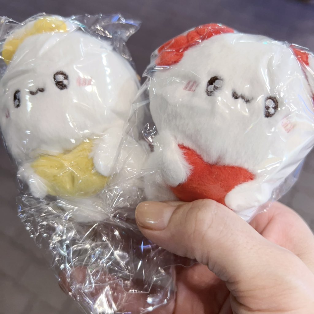 念願のふわきゅん🎀
パステルカラーがいいなーと思ってたんだけど、実物見たら原色でも可愛い😍
特に赤すごく可愛い❤️

カプセルの色も赤と黄色❤️💛

パートナーにかわいこアピールしたいときはふわきゅんのスタンプ一択🥹