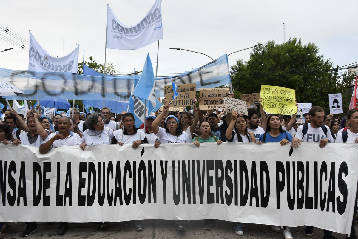 La #UNNE marcha en Corrientes y Resistencia, contra el veto y en defensa de la universidad pública ✊

La Universidad Nacional del Nordeste se suma a la tercera Marcha Federal Universitaria. Habrá movilización en Corrientes y en Resistencia. En la capital correntina, las columnas