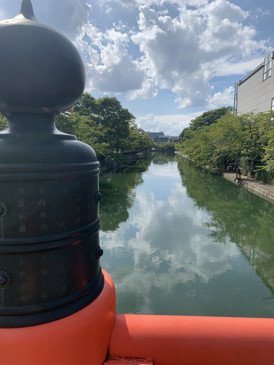hiroSugi_PR02's tweet photo. かつての遊学の地で同窓仲間との夕べ…
笑いすぎて声枯れる3日間でした😆 https://t.co/4EDBCzbDT7