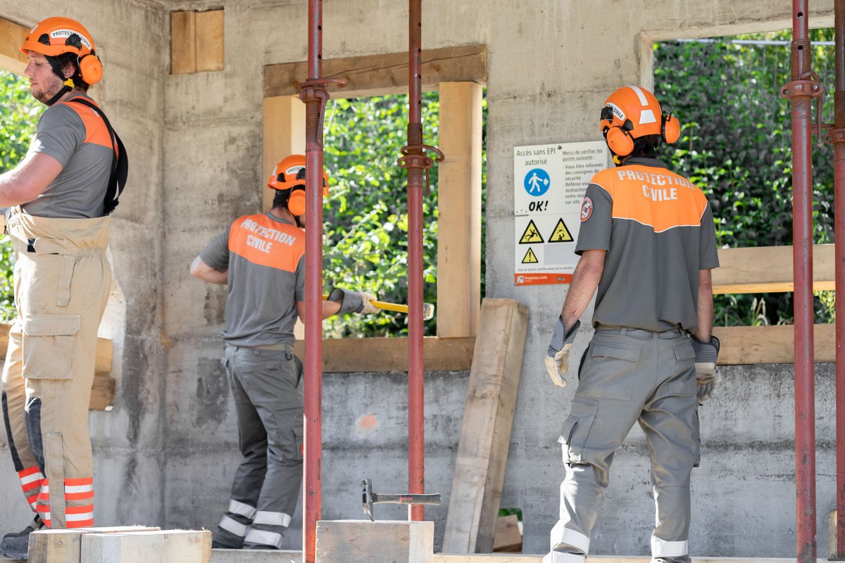 PCiVD's tweet image. 🔸École de formation de base🔸

Pendant leur deuxième semaine au Centre cantonal d'instruction, les nouveaux astreints rejoignent la filière qui leur a été attribuée.

Finalement, toutes les compétences acquises sont testées lors d'un exercice grandeur nature.

📸 Jérémy Tacheron