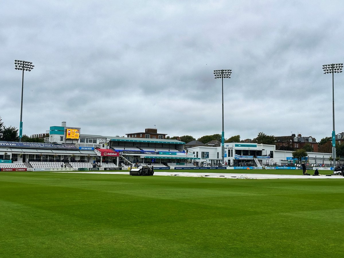 A damp start to day 3 at Hove 🏏 <a href="/SussexCCC/">Sussex Cricket</a>