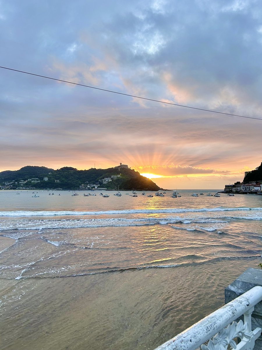 菊池風磨1st写真集「Latido」公式アカウント (@fuma_photobook