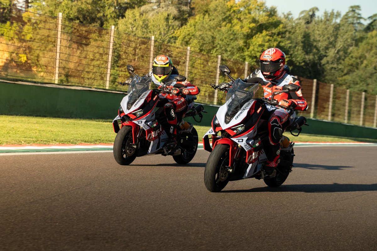 The world came to Imola as journalists from across the globe tested the new Italjet Dragster 700 Twin at the legendary Autodromo.

#Italjet #Dragster700 #Imola #ItaljetFamily