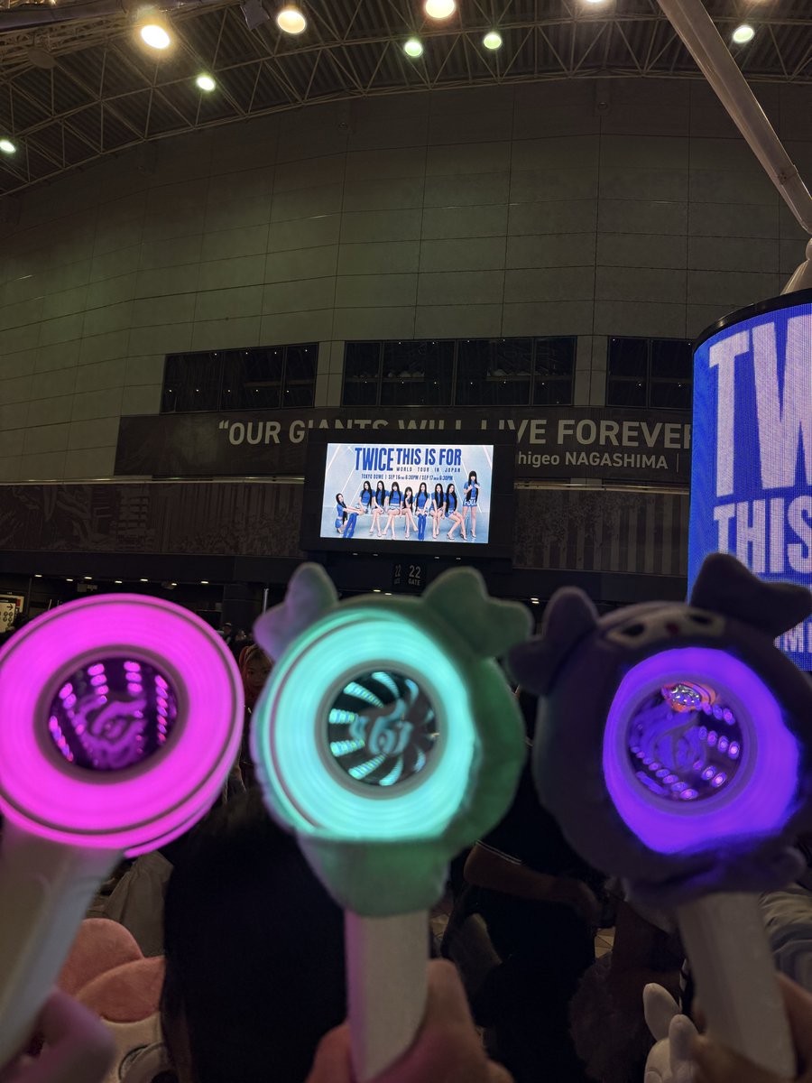 何もツイートしてなかったけど昨日ライブ行ってた〜！