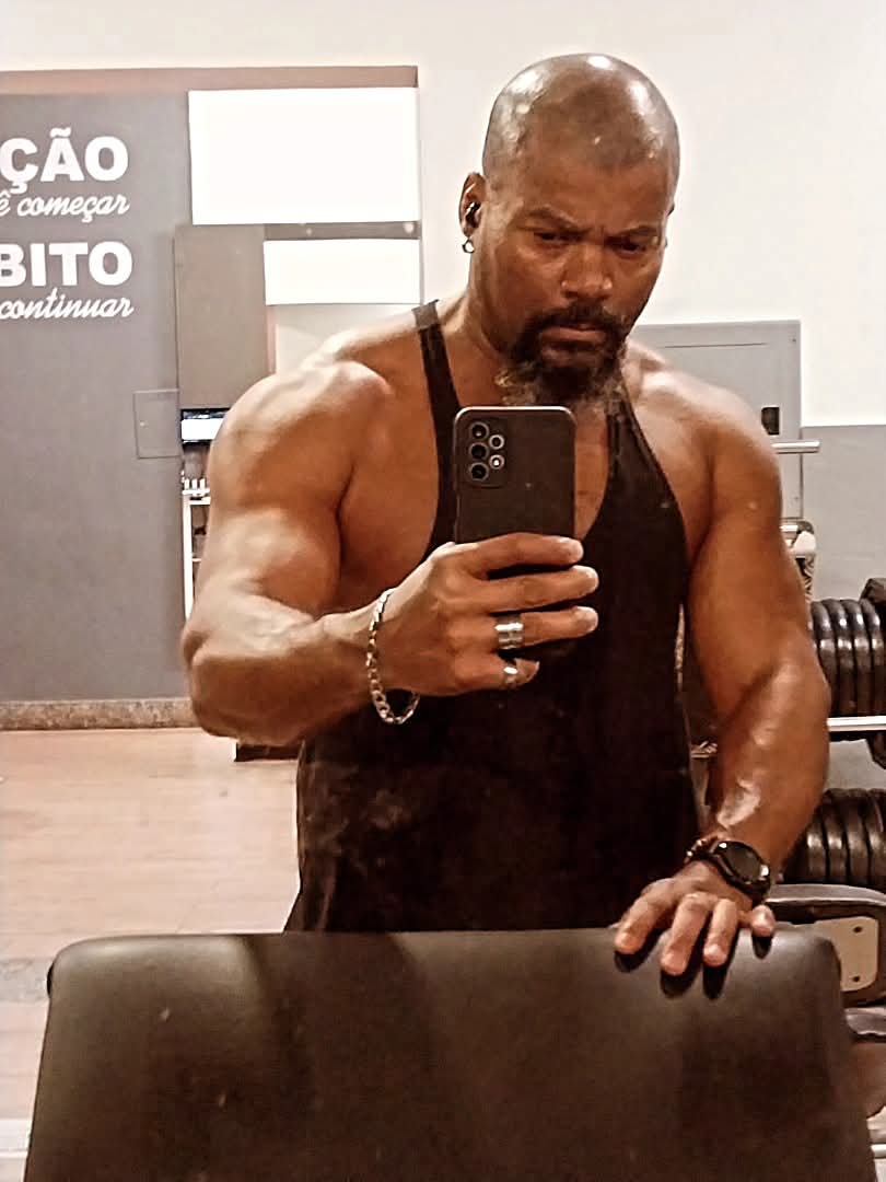 LL197743's tweet photo. Acho que perdi peso... Ah, foda-s@! Bom dia, Gente! 😘
#quartou
#diadevencer
#levanta
#olhaosboletos
#olhaascontas
#boralevantar
#acordapracuspir
#boraborabora https://t.co/YO809giyKH