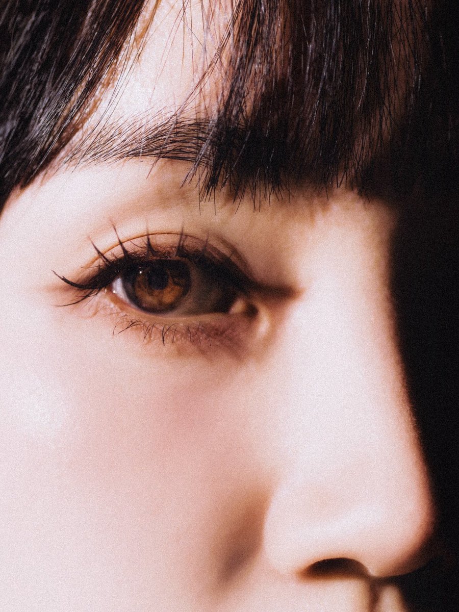 [#핫펠트] 포토그래퍼 정멜멜 님 인스타그램
프리즘오브 2025 서브스턴스
핫펠트 인터뷰 〈예쁜 여자는 항상 웃어야 해?〉 

🔗instagram.com/p/DNnamagynwm