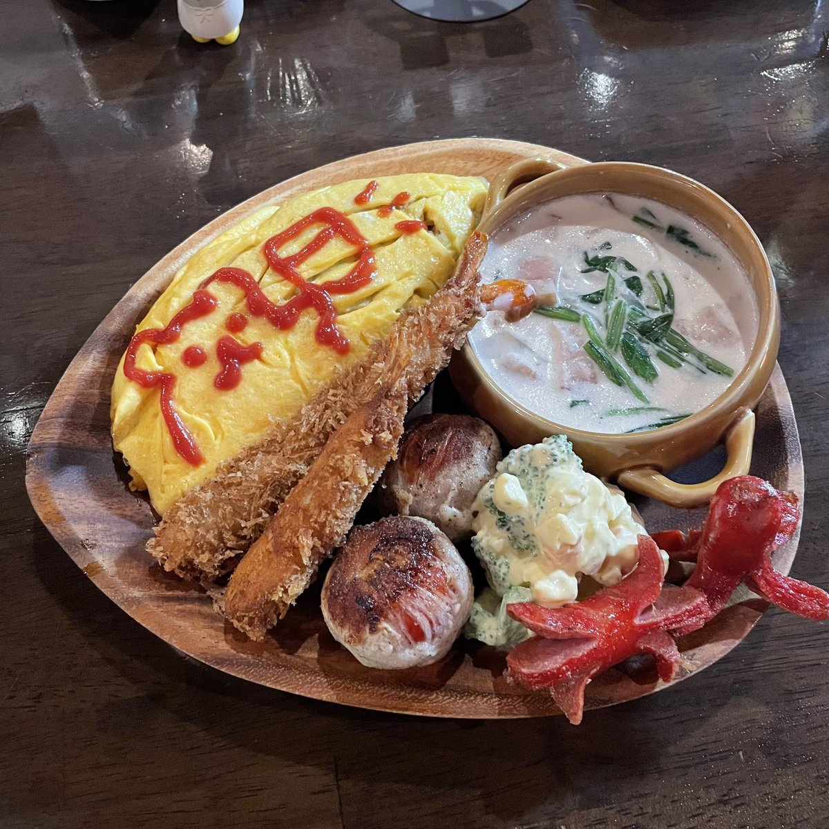 wednesdayはお子様ランチ🍙

トマトを肉で巻くのは犯罪です🚨

#なっちゃん食堂🐯