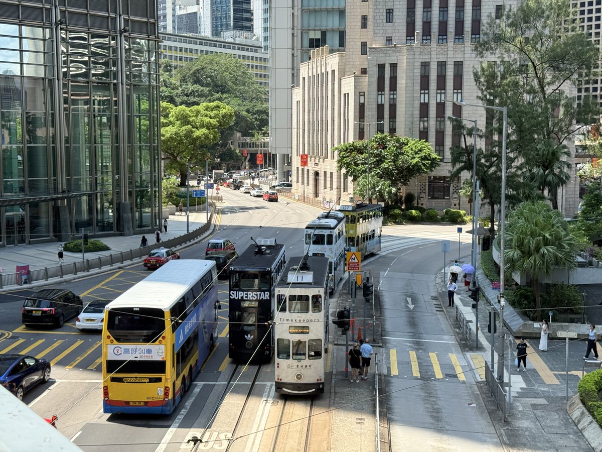 跳皮筋的体育生 tweet media