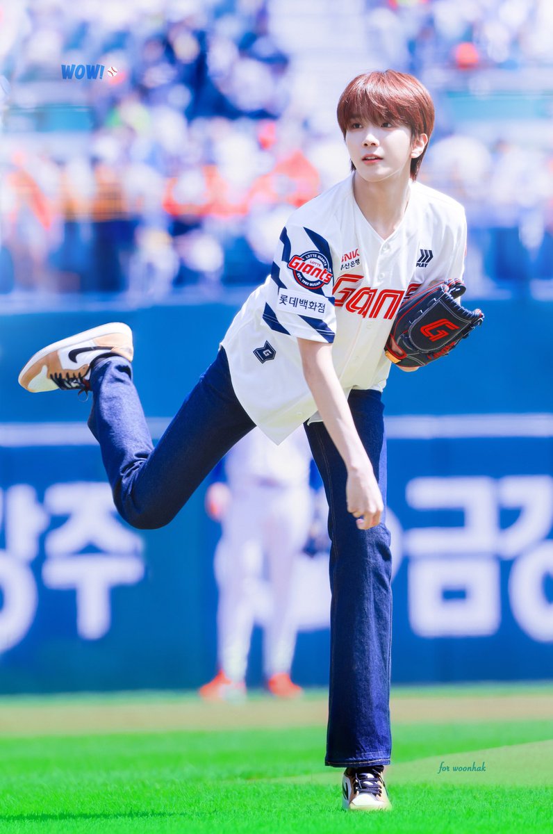 와 진짜 다시 봐도 바지 핏이 ㅁㅊㄷ……….