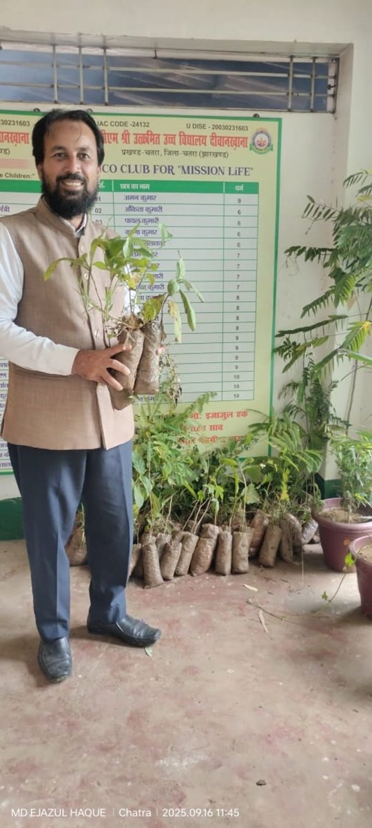 pmshriuhsd's tweet photo. In Chatra, many eco-friendly traditions already reflect Mission LiFE:
✔ Using datun for oral hygiene instead of plastic toothbrushes
✔ Using leaf plates (pattal/dona) instead of disposables
✔ Plantation drives and conservation practices https://t.co/YuZjYfbiW7