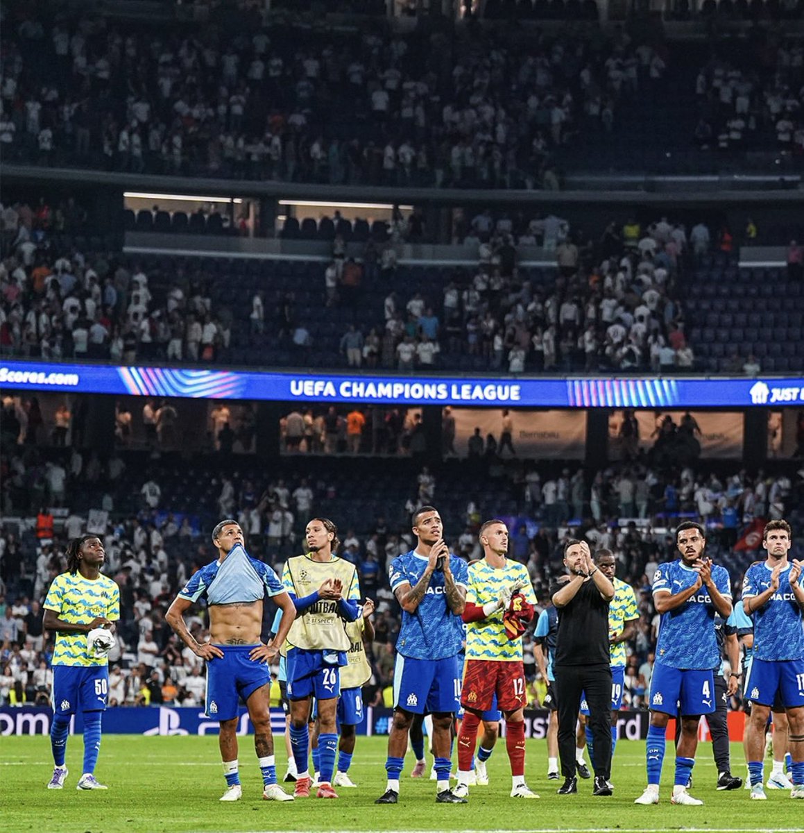 📊 Hier soir, l’OM a affiché 57 % de possession face au Real Madrid.

👉 Aucun club n’avait réussi à dominer autant le ballon au Bernabéu en Ligue des Champions depuis un an et demi !

La dernière équipe à l’avoir fait était Manchester City en avril 2024 avec 62 %. #TeamOM