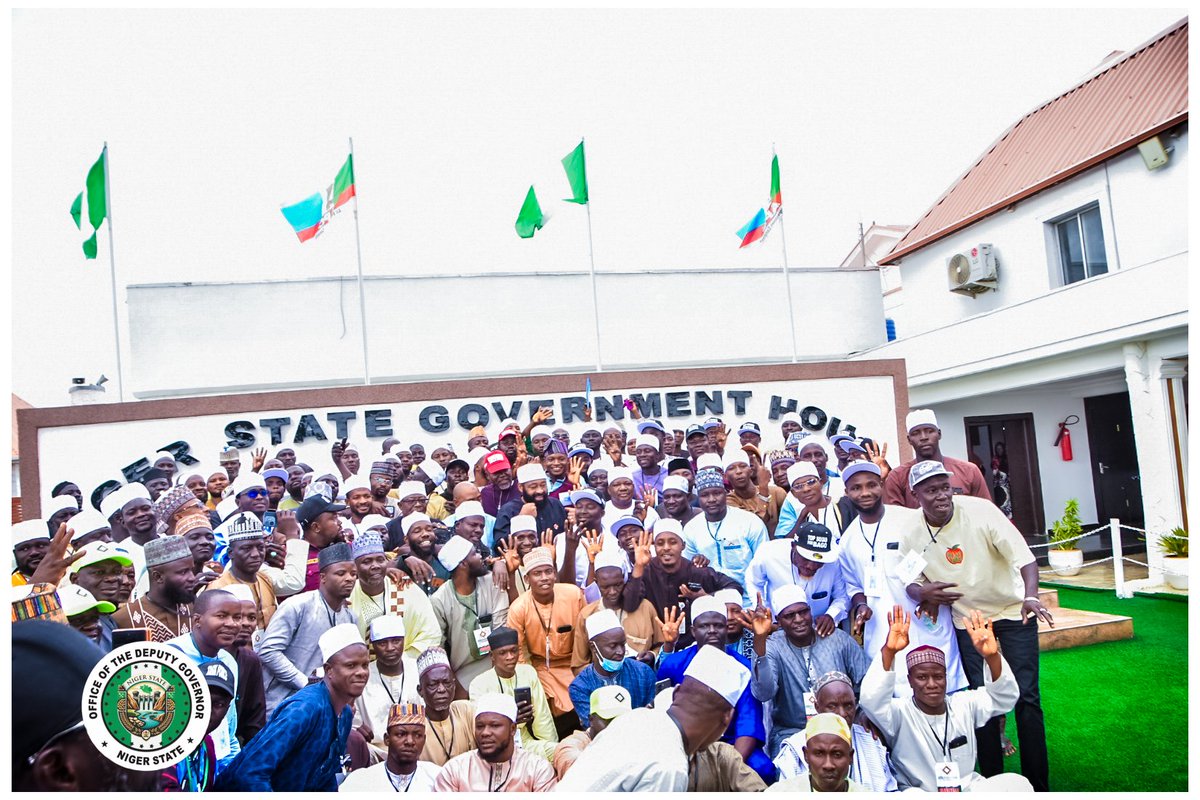 Yesterday, the Deputy Governor, Comrade Yakubu Garba, joined Farmer Governor Umaru Bago in a meeting with Scrap &amp; Waste Dealers at Government House, Minna.
Focus: sanitize the trade, curb vandalism &amp; protect infrastructure.
#NigerState #YakubuGarba #RenewedHope