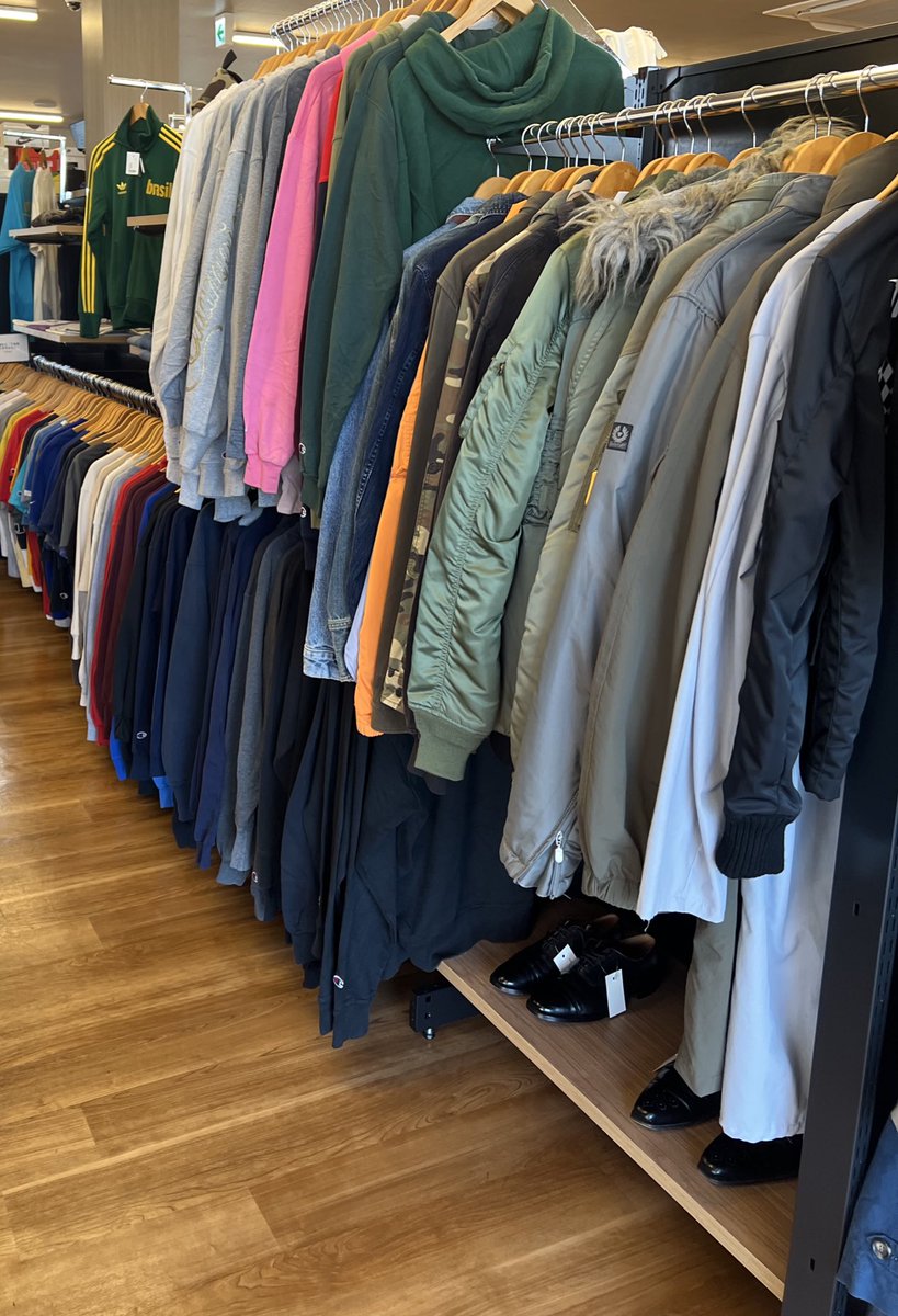 kitsunesama07's tweet photo. 来週、都内某所で大型小売店舗がせどらー向けに最大40%割で商品を購入できるイベントを開催するそうです。業界初の試みになのかな？店舗公認なのでスマホで調べたりガンガンせどって大丈夫です。

興味ある人はいいねとリプに適当な絵文字を送ってください。
リポストしてくれたら嬉しいです。 https://t.co/NGcyxxuBE0