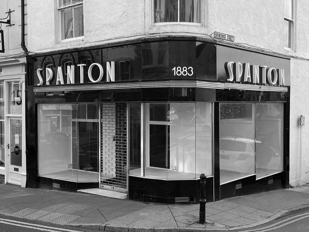 Love this shopfront of the old Spanton shop in Whitby. The shop closed  earlier this year after 142 years in the same location. The Art Deco  black and white glass frontage was added in 1934. Incredible.
#whitby #spanton #artdeco #photography