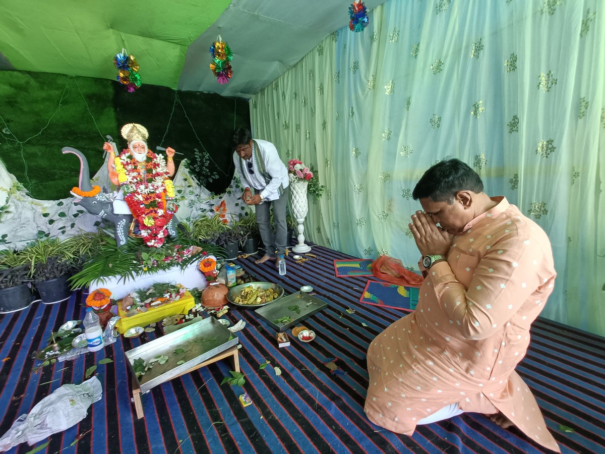 iamdmkrishna's tweet image. Today at Krishna Vikash, Bargarh, we observed Vishwakarma Puja and planted trees under the Ek Ped Maa Ke Naam 2.0 campaign on the occasion of our Hon’ble Prime Minister Shri Narendra Modi Ji’s birthday.

#krishnavikash #VishwakarmaPuja  #narendramodibirthday